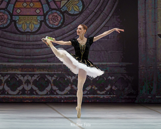Esmeralda, pas de deux