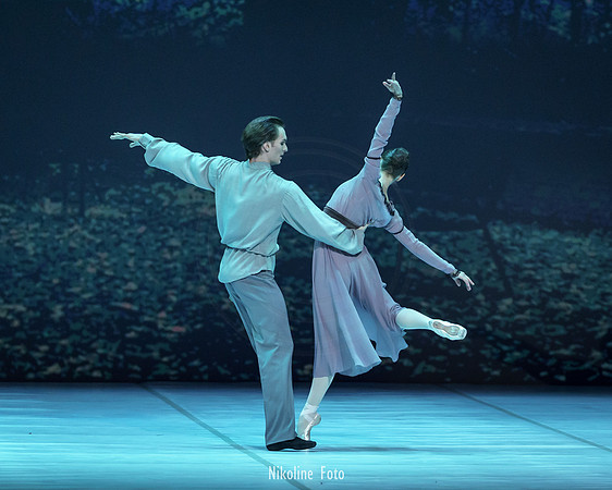 Anyuta, pas de deux