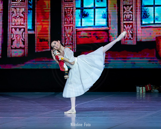 The Nutcracker - Drosselmeyer and Clara