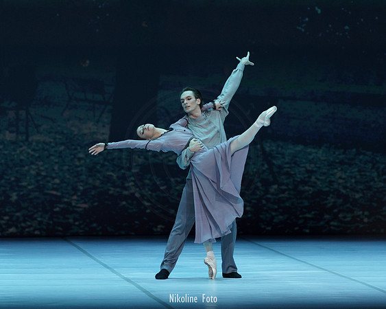 Anyuta, pas de deux