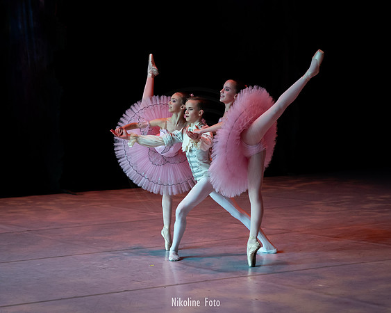 The Nutcracker - pas de trois