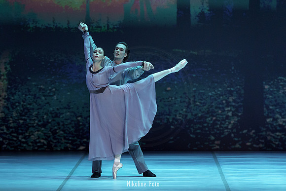 Anyuta, pas de deux