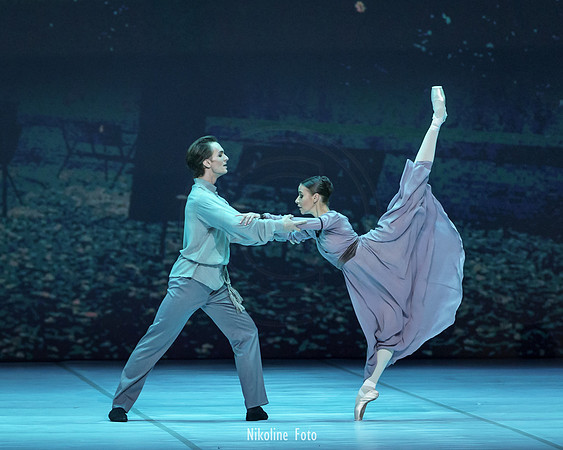 Anyuta, pas de deux
