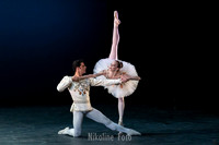 Diamonds pas de deux