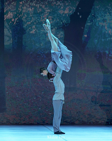 Anyuta, pas de deux