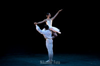 Suite en blanc, pas de deux