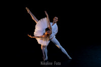 Suite en blanc, pas de deux