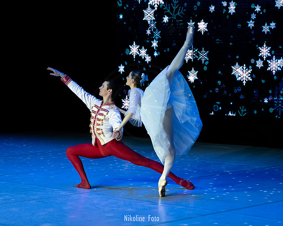 The Nutcracker - snowflakes waltz